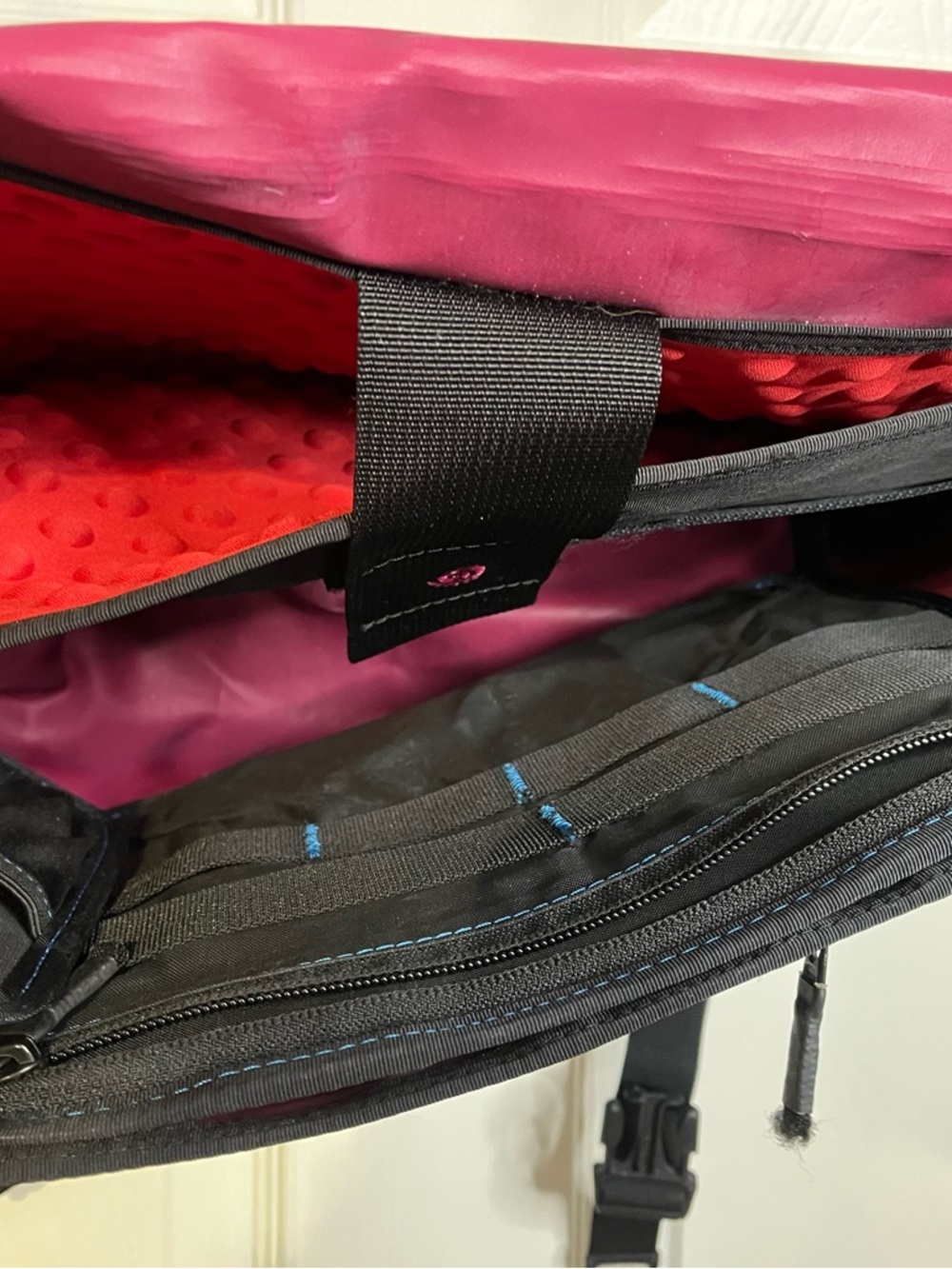 Timbuk2 Navy Blue and Plum Two-Tone Messenger Bag - Picture 6 of 11